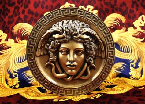 medusa story versace|Versace symbol medusa.